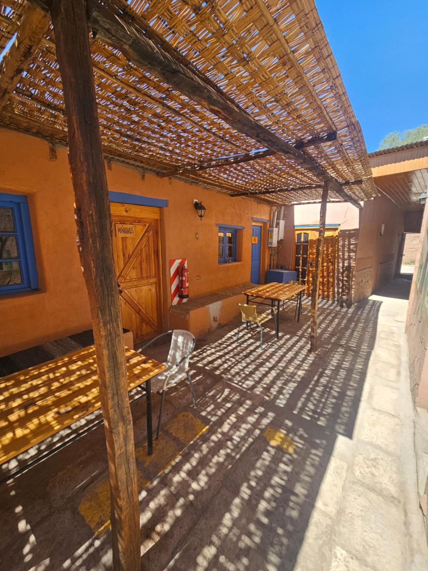 סן פדרו דה אטקאמה Hostal Likancabur מראה חיצוני תמונה
